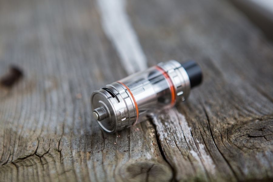 Sub-ohm tank for cloud chasers